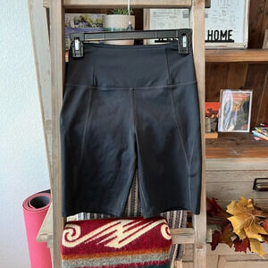 Girlfriend Collective women’s high rise bike short size small